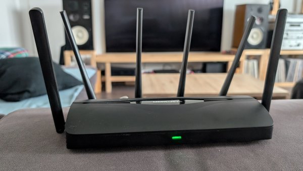 Nejmodernější Wi-Fi už není luxusní zboží. Mercusys MR47BE je rychlý a spolehlivý, k tomu nabízí i něco navíc