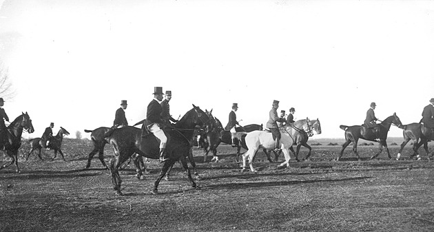 Velká pardubická sahá až do roku 1874. Běžela se ve čtvrtek a v listopadu