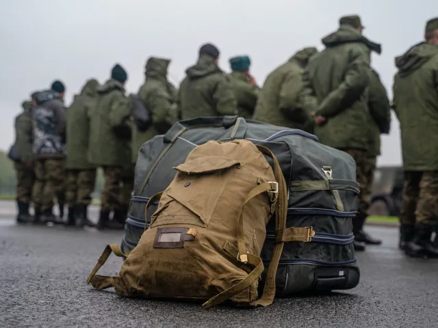 Ruského důstojníka po návratu z války zavraždili u Moskvy