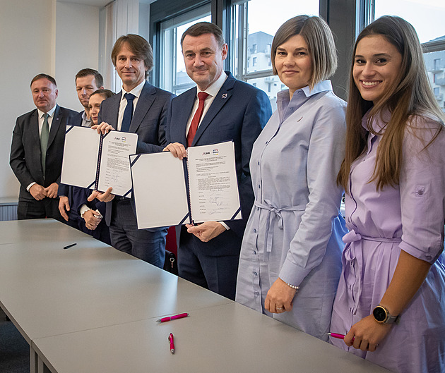 Starostové a SPOLU na Ještědu podepsali koaliční smlouvu, hejtmanem zůstane Půta