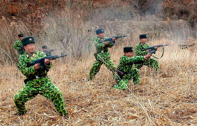 KLDR posílá na Ukrajinu 12 tisíc vojáků, tvrdí jihokorejská tajná služba