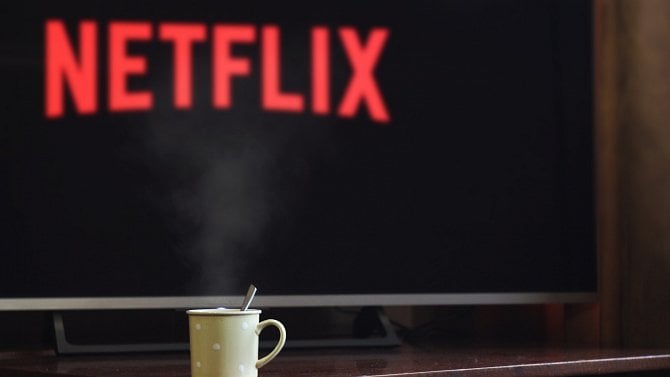 Netflix zpomalil tempo růstu, ale překonal očekávání trhu