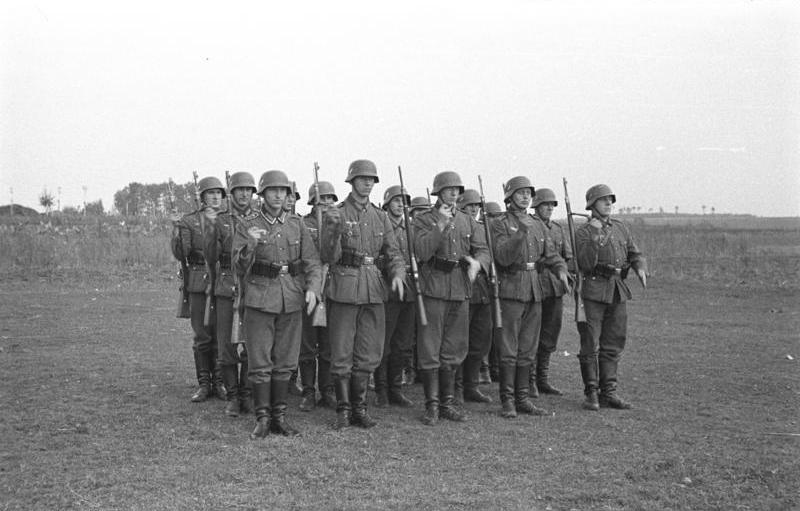 Češi v nacistické uniformě. Důvody, proč Češi sloužili za války ve wehrmachtu, byly různé