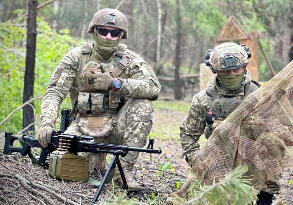 Krvavá vendeta Ukrajinců pokračuje. Výsadkáři pobili ruské mariňáky kvůli vraždě svých zajatců u Kursku