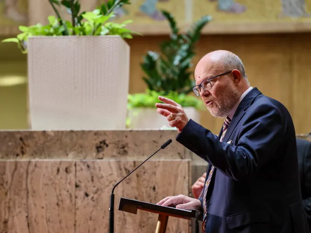 Nebezpečí zažehnáno. Praktici odvolali protesty, Válek jim dá více peněz