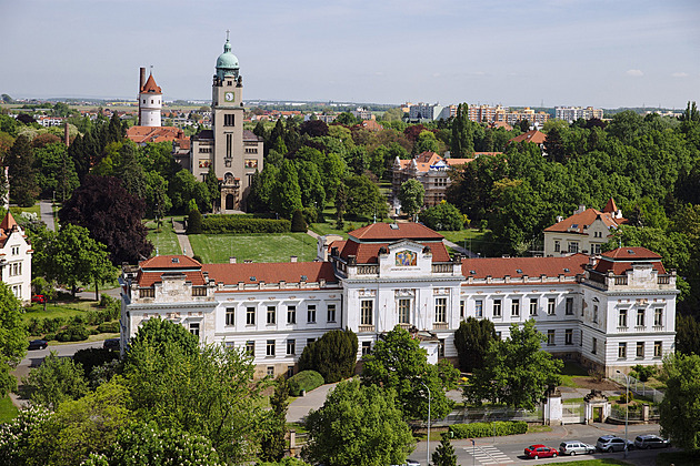 Soud osvobodil policisty, kteří zaklekli pacienta v Bohnicích, ten zemřel