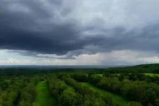 Víkend bude oblačný, při vyjasnění může být kolem sedmnácti stupňů