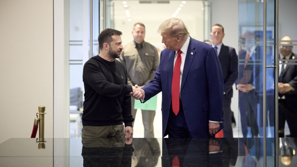 Trumpův mírový plán pro Ukrajinu nabírá obrysy. Zelenskyj ho označil za radikální