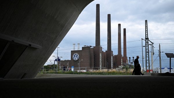 Tučná léta Volkswagenu skončila, přichází jedovatý seznam opatření. Provozní marži mohou Němci závidět Škodě