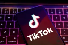 Čeští politici využívají TikTok i přes dřívější varování NÚKIB