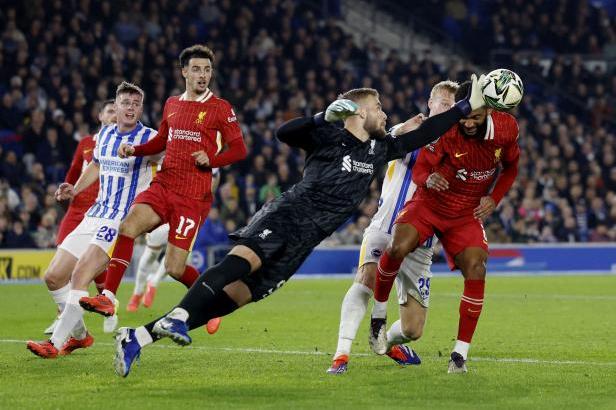 

Jaroš ozdobil debut v základní sestavě Liverpoolu postupem, trenér Slot ho opět chválil

