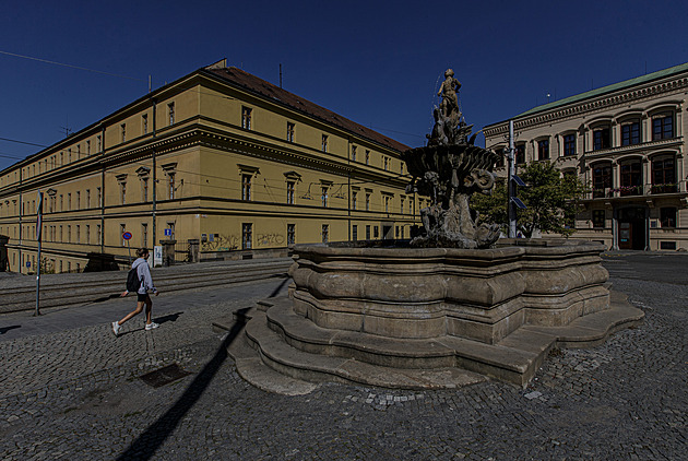 Odkup kasáren olomoucké univerzitě hořkne, developer šponuje cenu i po aukci