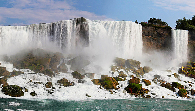 Žena po nešťastném rozchodu skočila i s dětmi do Niagarských vodopádů