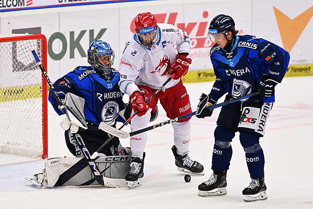 ONLINE: Třinec hostí Vítkovice, Boleslav  vyzve Pardubice. Plzeň hraje na Spartě