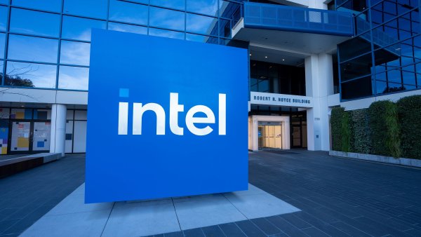 Další rána po Intel. Po čtvrt století opustí index Dow Jones, nahradí ho Nvidia