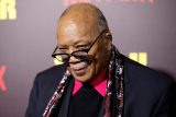 Zemřel americký hudebník Quincy Jones. Spolupracoval s hvězdami jako Sinatra nebo Jackson