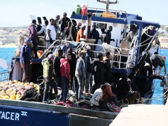 Migranti v táboře na Bari se vzbouřili. Nelíbí se jim podmínky v zařízení