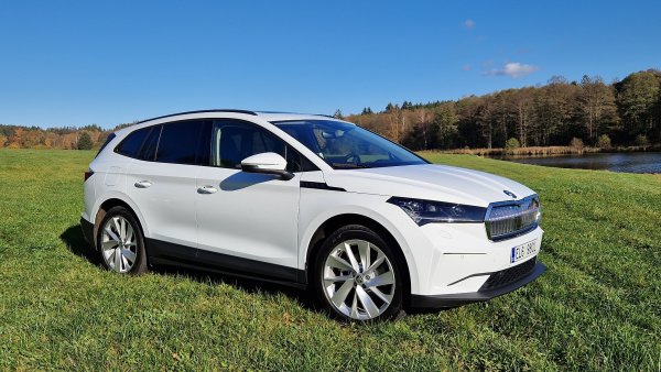 Nejlevnější elektrická Škoda je rodinné SUV. Enyaq 50 je zajímavý elektromobil, který ale není pro každého