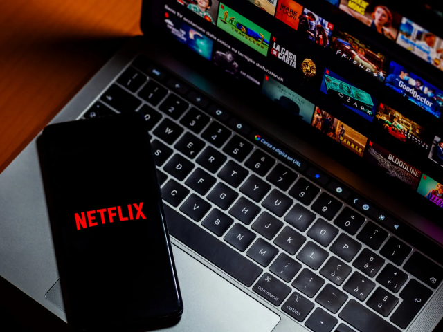 Razie v Netflixu. Franice i Nizozemsko firmu podezírají z daňových úniků