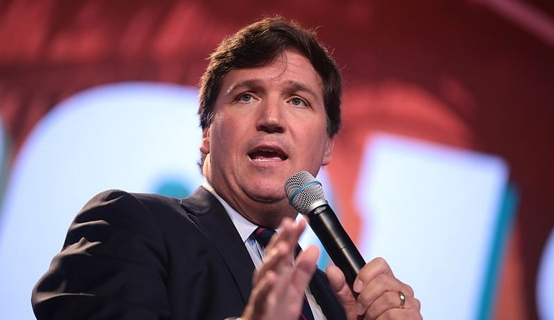 Trumpův spojenec Tucker Carlson soudí, že za hurikány mohou potraty. Nedávno tvrdil, že ho napadl démon