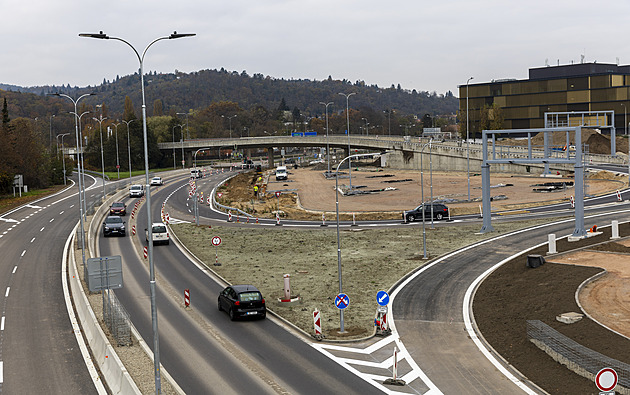 Dopravně sevřené Brno si oddechne. Silničáři opět zprůjezdňují hlavní tahy