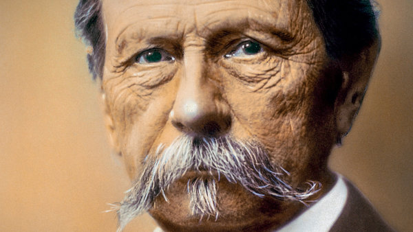 Dnes nenáviděný benzín začal před 150 lety měnit svět. Cestu ukázal Karl Benz