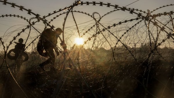 Trumpovo řešení pro Ukrajinu? Přibouchlé dveře do NATO a demilitarizovaná zóna. Podle expertů nereálná představa