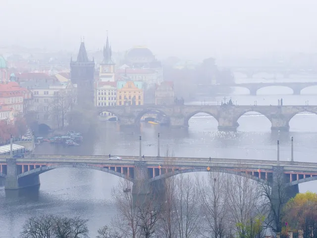 Víkend přinese ranní mlhy. Během dne se však vyjasní