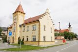 Detektivové obvinili 5 lidí a firmu kvůli zakázkám v Kostelci na Hané. Případ souvisí s olomouckou kauzou