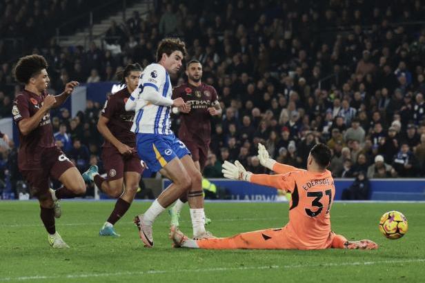 

Brighton zaskočil City a otočil zápas. Wolves mají první výhru v sezoně

