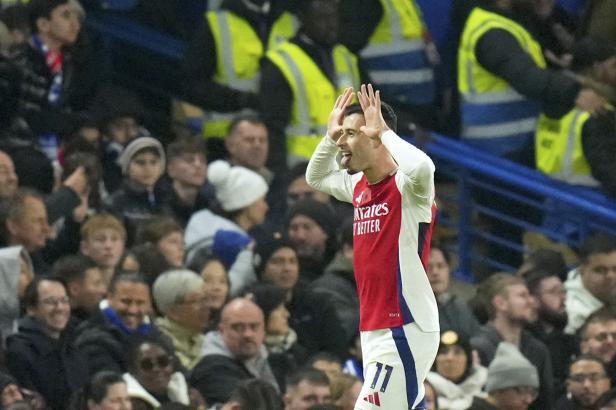 

Chelsea se s Arsenalem podělila o body, Tottenham padl s nováčkem

