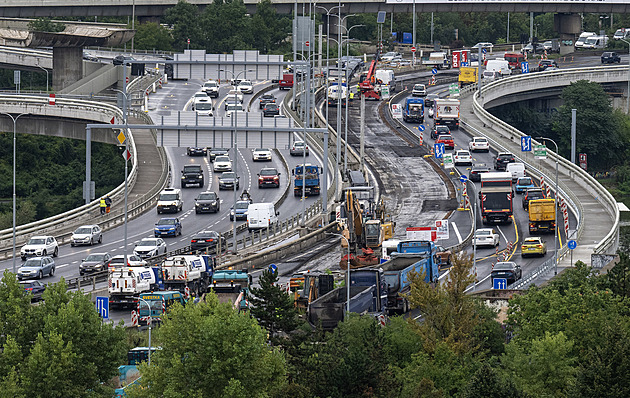 Oprava Barrandovského mostu finišuje, celý ho otevřou na konci příštího týdne