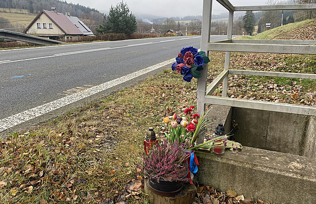 Přibrzdil, ale chlapec po střetu zemřel. Motorkáře soud opět zprostil obžaloby