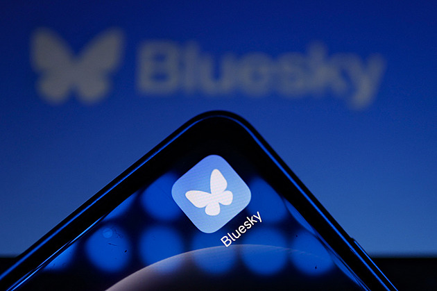 Síť X je mrtvá, ať žije Bluesky. Nová sociální platforma láká stovky tisíc lidí