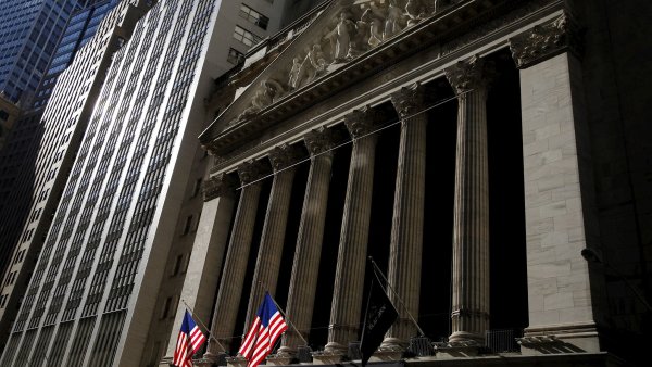 Vyšplhali jsme na kopec a příští rok vyšplháme ještě výš. Bankéři z Wall Street dostanou po letech motivační odměny