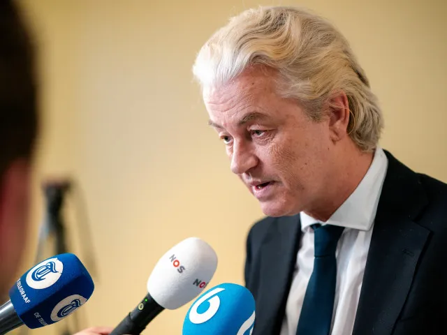 Wilders žádá deportace kvůli na násilí na Izraelcích. „Podněcujete vášně,“ vmetla mu opozice