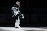 Vejmelka chytil v NHL proti Carolině 49 střel. Nečas bodoval v jedenáctém zápase v řadě