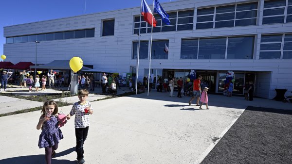 Žáci v malých školách mají horší výsledky. Slučování škol přinese obcím více peněz a dětem kvalitnější vzdělání