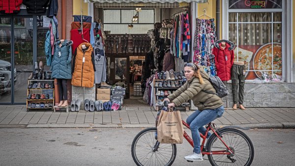 Do deseti let doženeme Rakousko! Tak znělo heslo roku 1989. Reportáž z pohraničí ukazuje, jak to vypadá 35 let poté