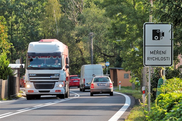 Ostrov a Klášterec má spojit třípruh. Nápor nezvládne, chceme dálnici, hlásá kraj