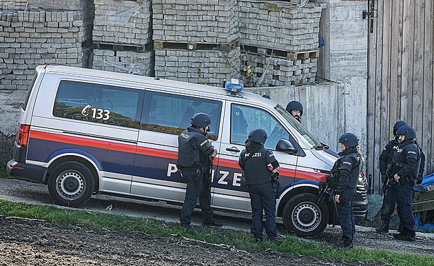 Tři Češi vykradli v Rakousku směnárnu a klenotnictví, lup zřejmě utráceli za drogy