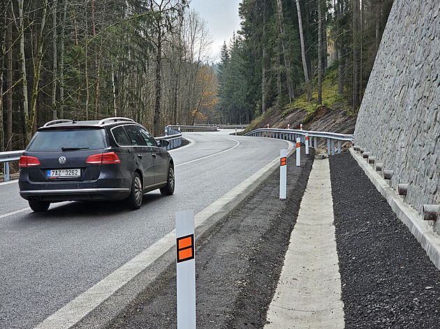 Bečovské serpentiny jsou průjezdné. A kde je to narovnání, ptají se řidiči