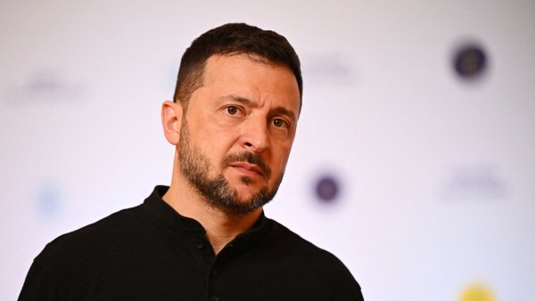 Ukrajina musí udělat vše pro to, aby válka s Ruskem skončila příští rok diplomatickou cestou, uvedl ukrajinský prezident Zelenskyj