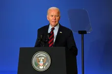 Média: Biden povolil Ukrajině použít americké rakety k úderům v Rusku