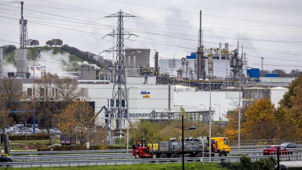 Petrochemie v Evropě krvácí. Firmy nejsou ve výrobě plastů schopné čelit konkurenci z USA a Číny, varuje organizace Plastic Europe