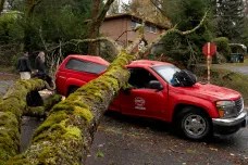 „V pokoji byl obří strom.“ Na USA udeřila bombová cyklona