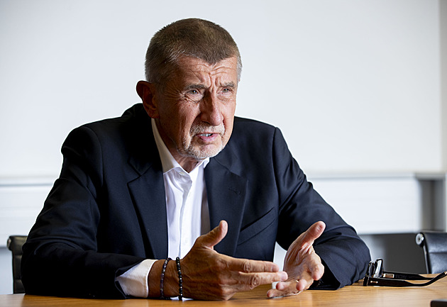 KOMENTÁŘ: Necelý rok do voleb? Marná vlády snaha, píše Babiš