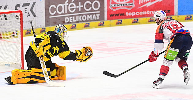 ONLINE: Litvínov čelí Pardubicím, Sparta hraje v Boleslavi. Liberec hostí Třinec