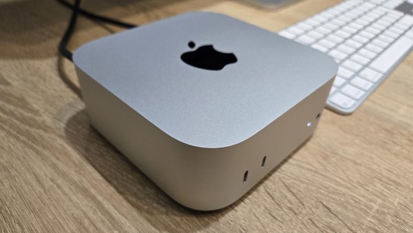 TEST: Mac mini je geniální malý počítač za skvělou cenu, jen se musíte vyhnout vylepšením a doplňkům od Applu