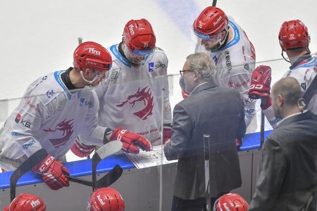 

Trenér Ocelářů: Naši rozhodčí vypadají, že se něčeho bojí

